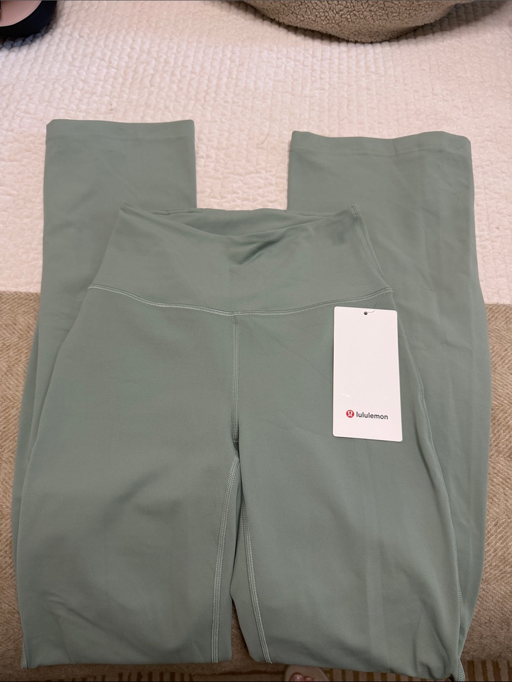 LULULEMON GROOVE PALM COURT